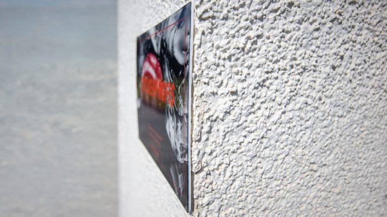 Stickerprofis PREMIUM 1,8 mm Kuechenrueckwand Material haftet auf groben Putz